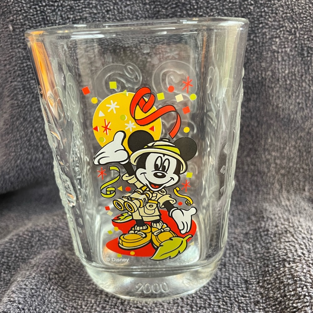 Animal Kingdom Walt Disney World 2000 Commemorative Glass